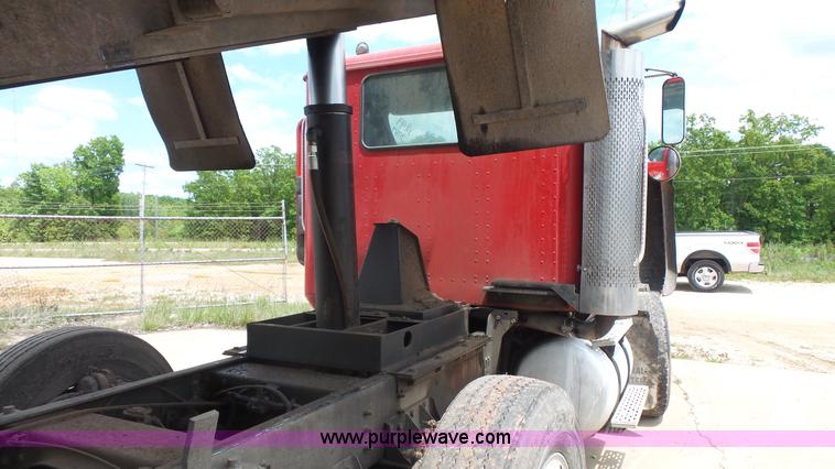 image for item K1412 1999 International Paystar 5000 dump truck