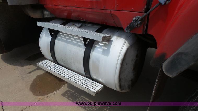 image for item K1412 1999 International Paystar 5000 dump truck