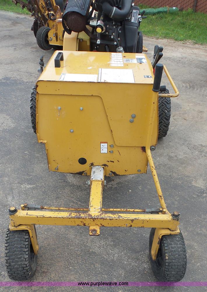 image for item K1423 2007 Vermeer SC252 stump grinder