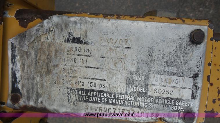 image for item K1423 2007 Vermeer SC252 stump grinder