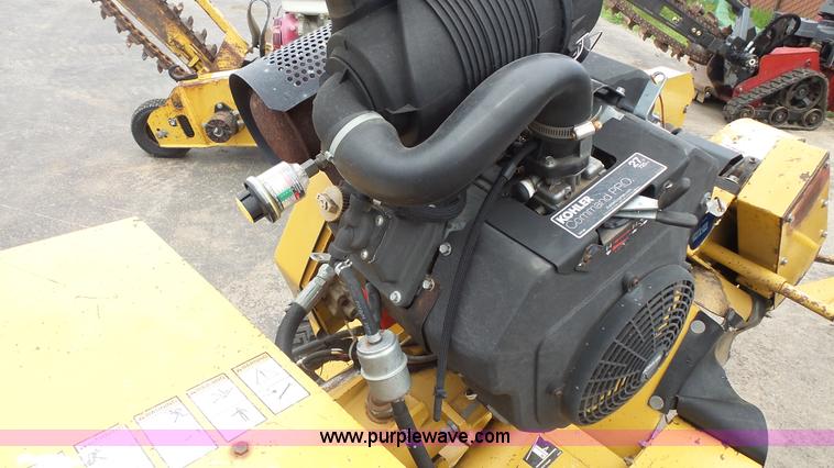 image for item K1423 2007 Vermeer SC252 stump grinder