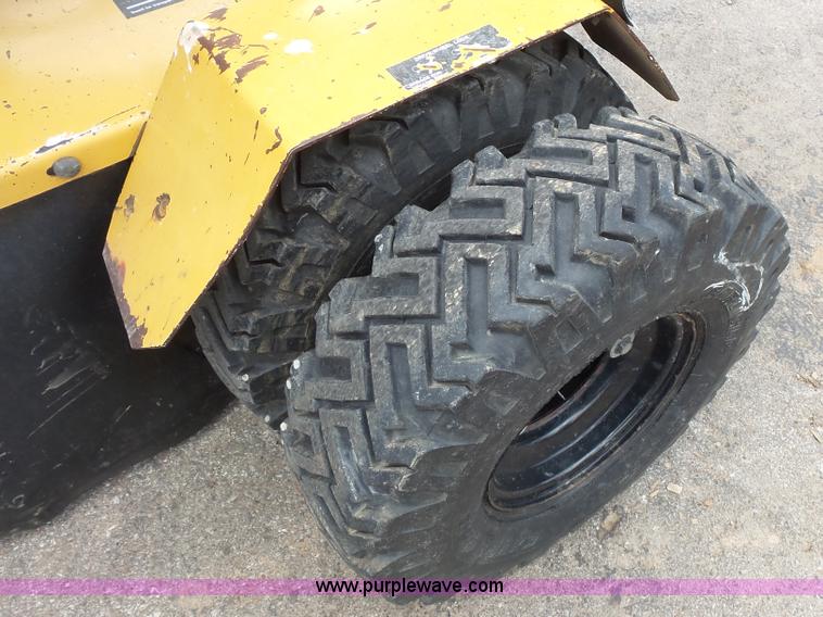 image for item K1423 2007 Vermeer SC252 stump grinder