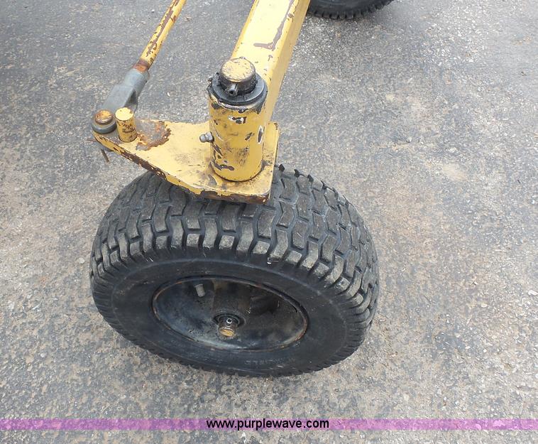 image for item K1423 2007 Vermeer SC252 stump grinder