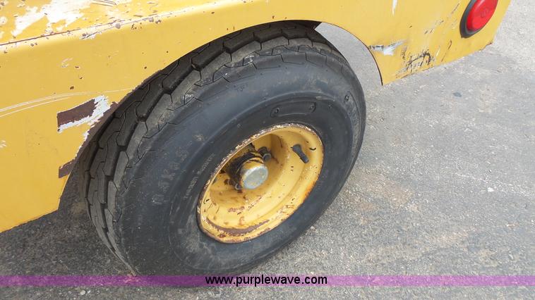 image for item K1425 2003 Vermeer BC625A wood chipper