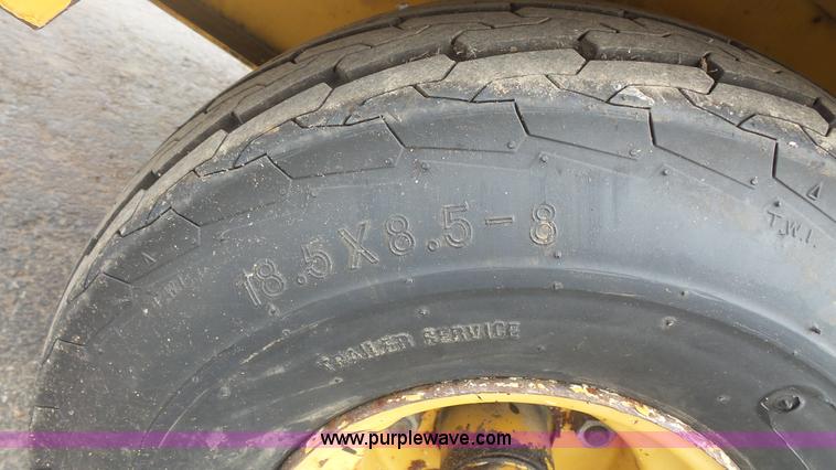 image for item K1425 2003 Vermeer BC625A wood chipper