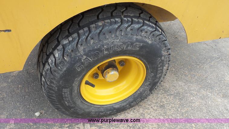 image for item K1425 2003 Vermeer BC625A wood chipper