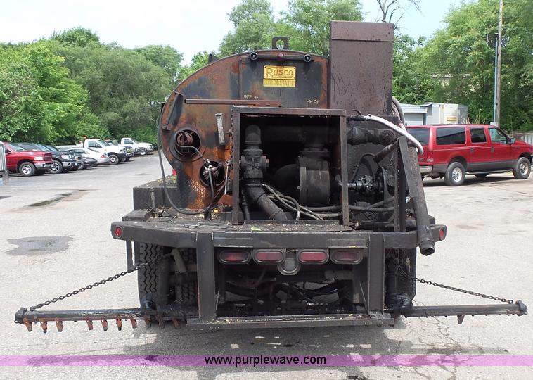 image for item K1443 1988 Ford 6000 oil distributor truck
