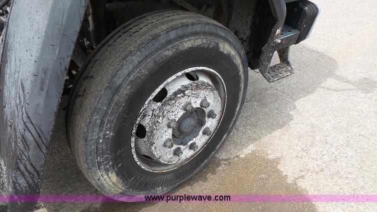 image for item K1443 1988 Ford 6000 oil distributor truck