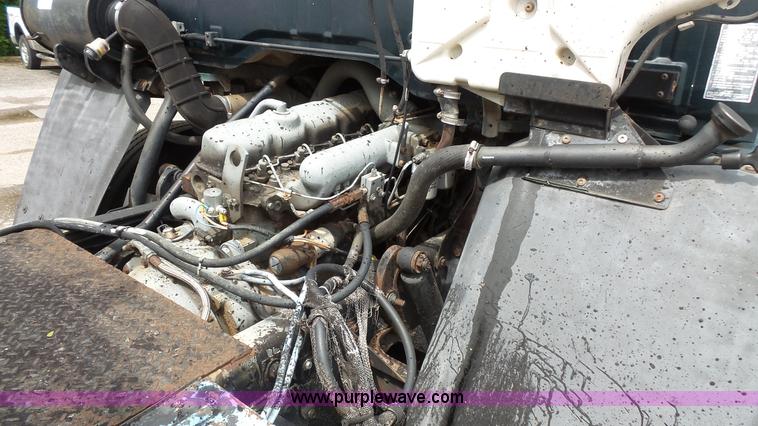 image for item K1443 1988 Ford 6000 oil distributor truck