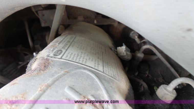 image for item K1443 1988 Ford 6000 oil distributor truck