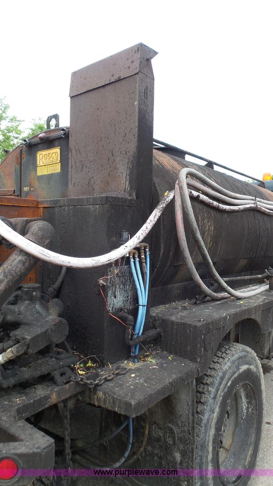 image for item K1443 1988 Ford 6000 oil distributor truck