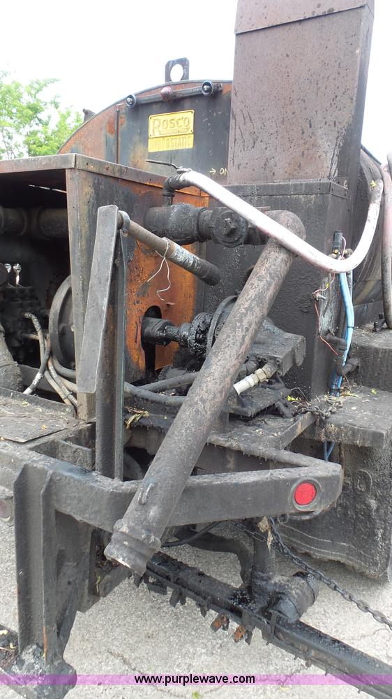 image for item K1443 1988 Ford 6000 oil distributor truck