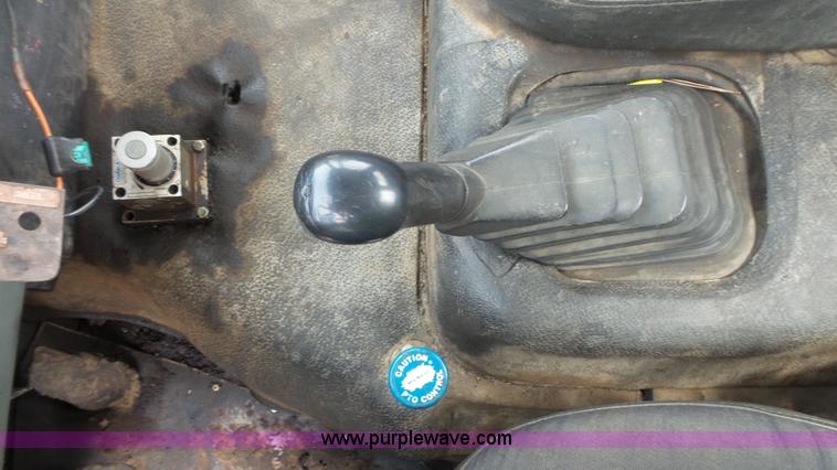 image for item K1443 1988 Ford 6000 oil distributor truck