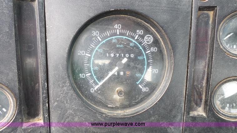 image for item K1443 1988 Ford 6000 oil distributor truck