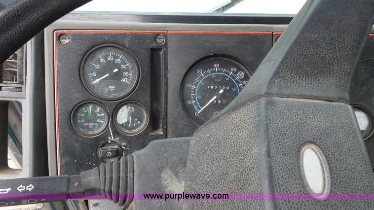 image for item K1443 1988 Ford 6000 oil distributor truck