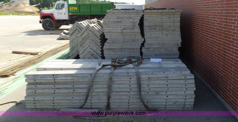 image for item K2208 Aluminum concrete forms