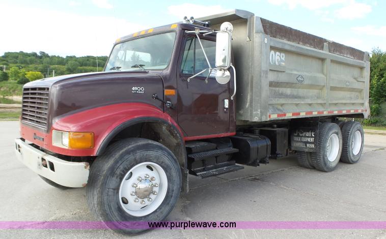 image for item K2209 2000 International F4900 dump truck