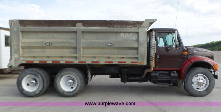 image for item K2209 2000 International F4900 dump truck