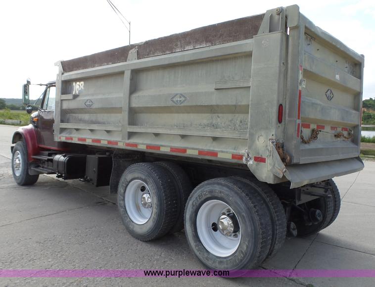 image for item K2209 2000 International F4900 dump truck