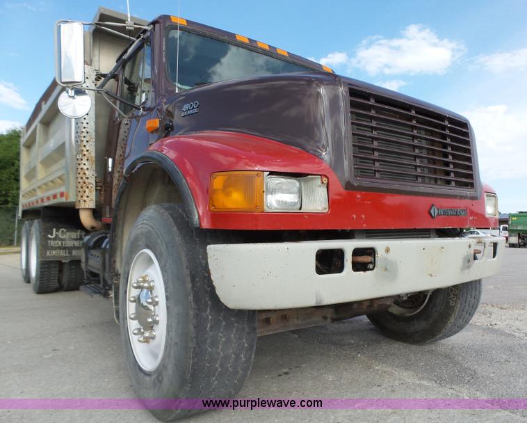 image for item K2209 2000 International F4900 dump truck