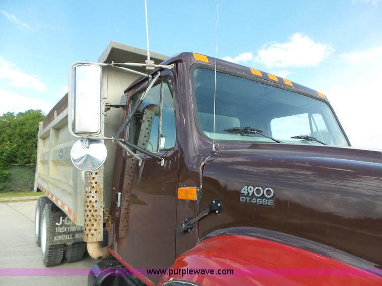 image for item K2209 2000 International F4900 dump truck