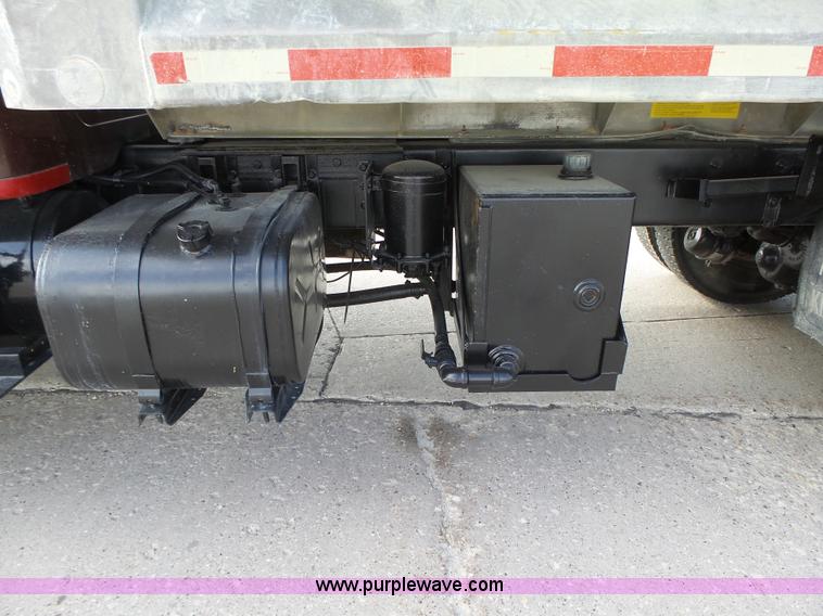 image for item K2209 2000 International F4900 dump truck