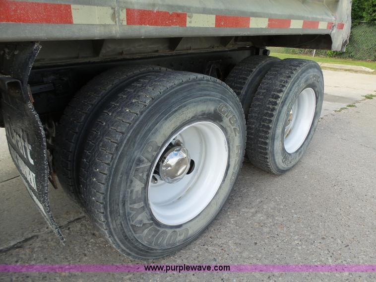 image for item K2209 2000 International F4900 dump truck