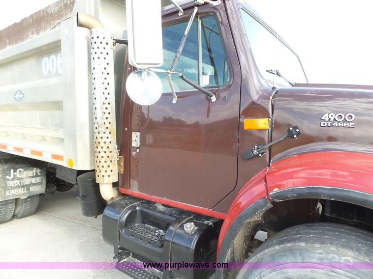image for item K2209 2000 International F4900 dump truck