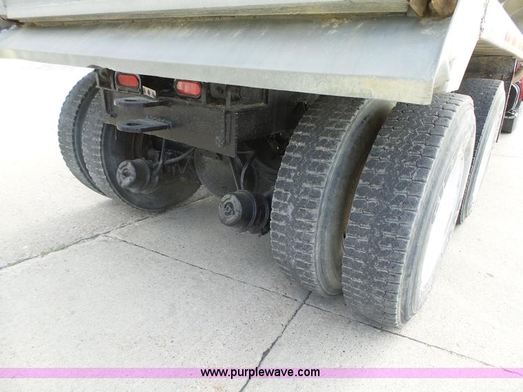 image for item K2209 2000 International F4900 dump truck