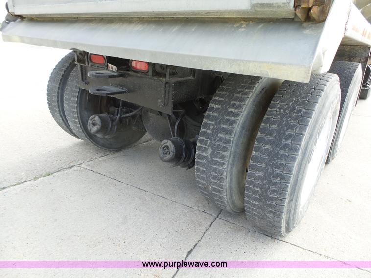 image for item K2209 2000 International F4900 dump truck