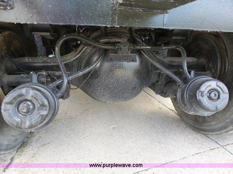 image for item K2209 2000 International F4900 dump truck