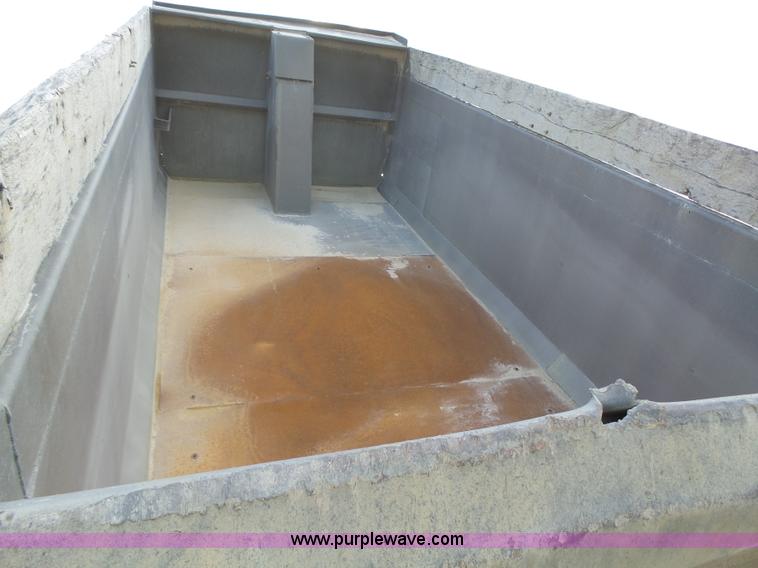 image for item K2209 2000 International F4900 dump truck