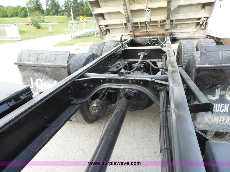 image for item K2209 2000 International F4900 dump truck