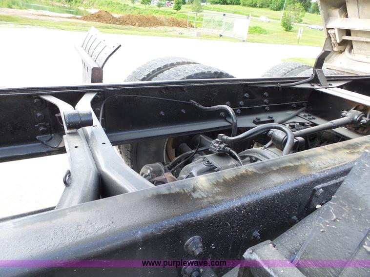 image for item K2209 2000 International F4900 dump truck