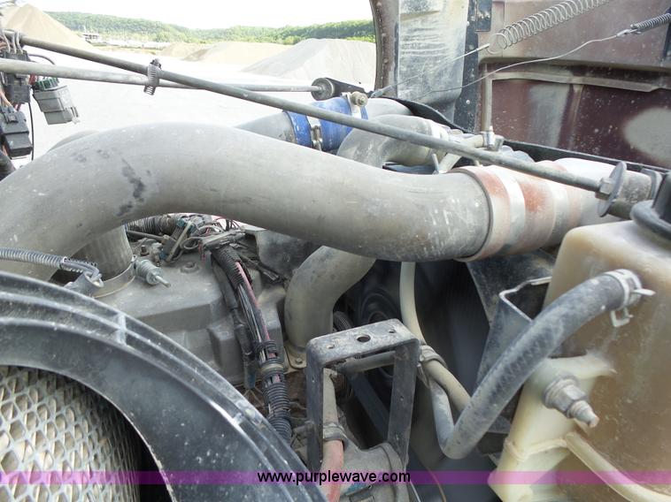 image for item K2209 2000 International F4900 dump truck