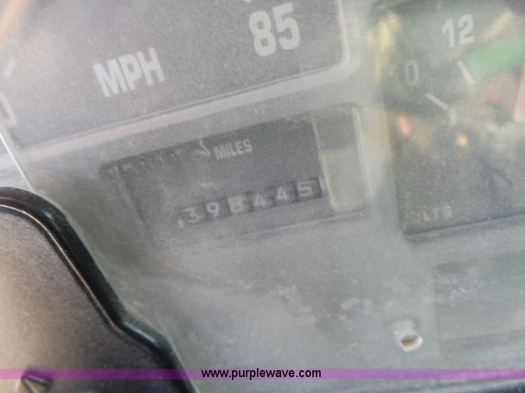 image for item K2209 2000 International F4900 dump truck