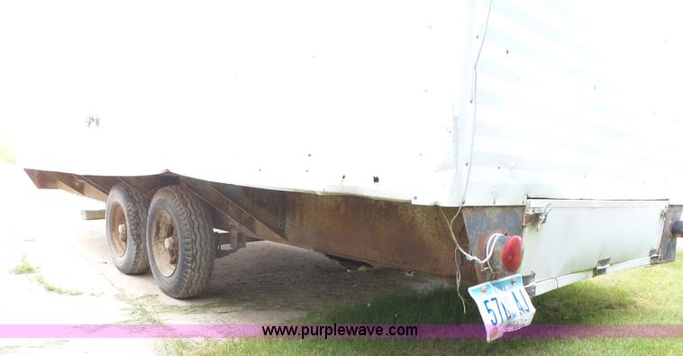 image for item K2210 1986 Wells Cargo office trailer