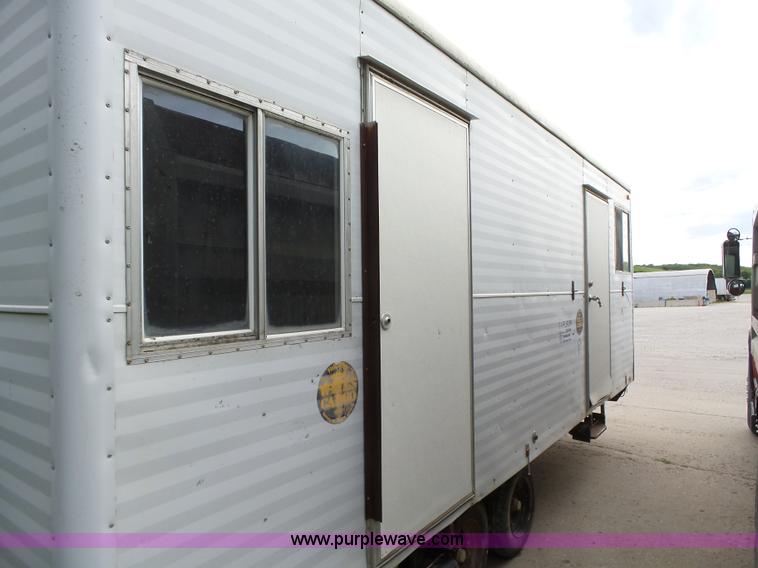 image for item K2210 1986 Wells Cargo office trailer