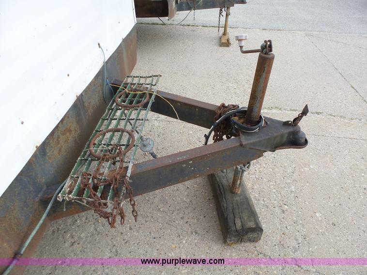 image for item K2210 1986 Wells Cargo office trailer