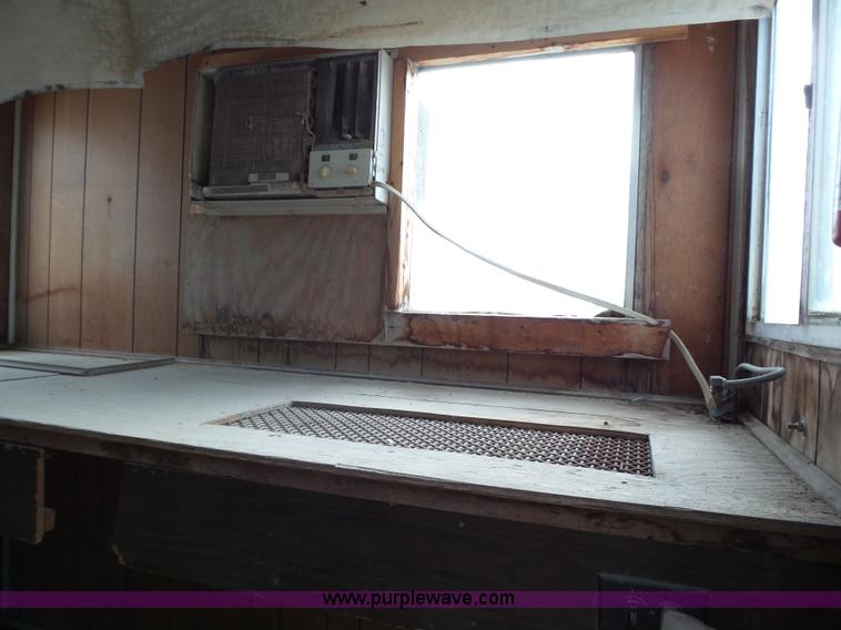 image for item K2210 1986 Wells Cargo office trailer