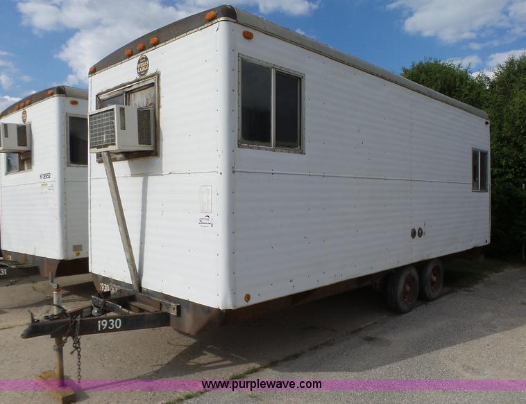 image for item K2211 1986 Wells Cargo office trailer