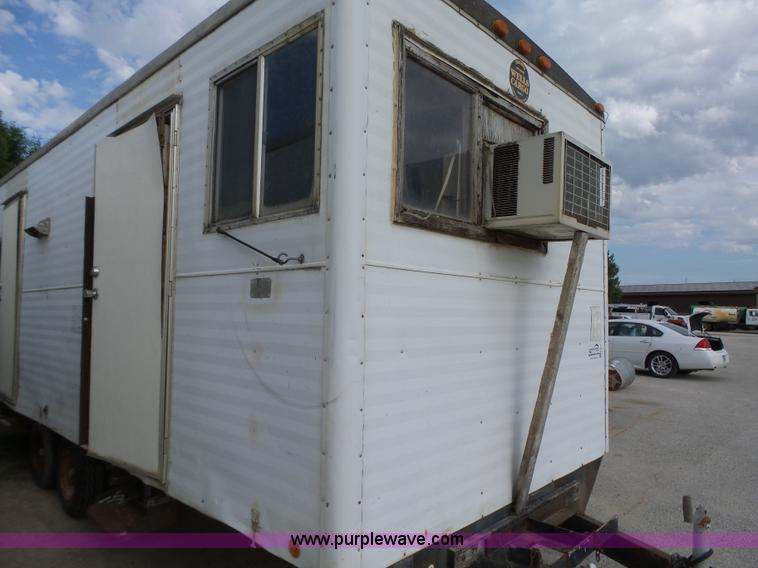 image for item K2211 1986 Wells Cargo office trailer