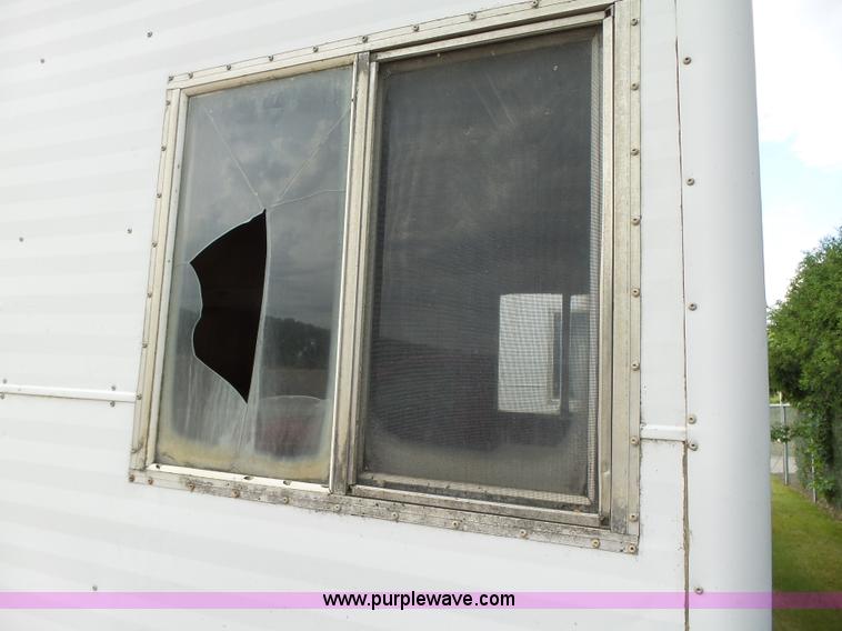 image for item K2211 1986 Wells Cargo office trailer