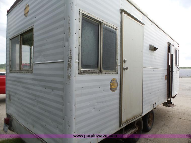 image for item K2211 1986 Wells Cargo office trailer
