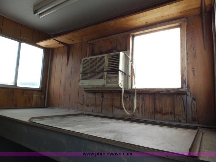 image for item K2211 1986 Wells Cargo office trailer