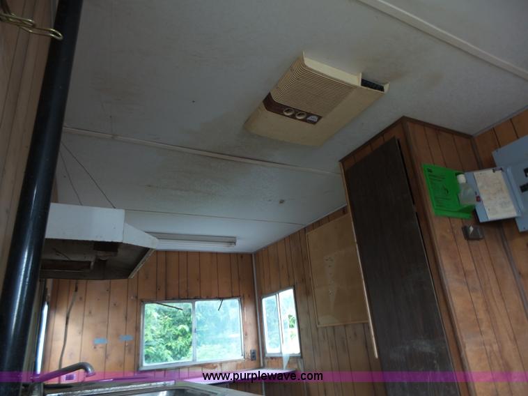 image for item K2211 1986 Wells Cargo office trailer