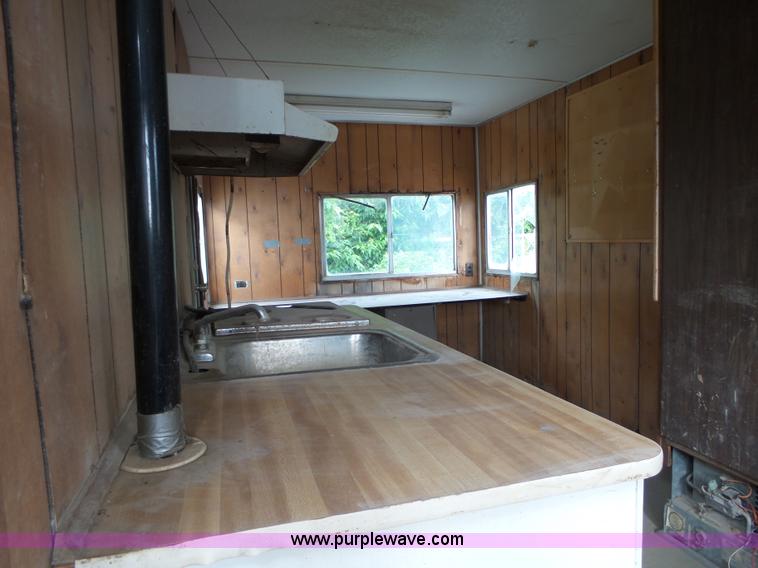 image for item K2211 1986 Wells Cargo office trailer