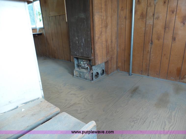 image for item K2211 1986 Wells Cargo office trailer