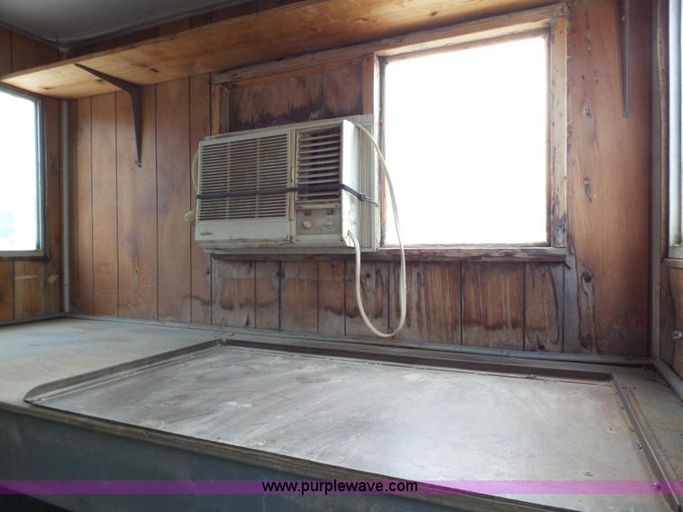 image for item K2211 1986 Wells Cargo office trailer