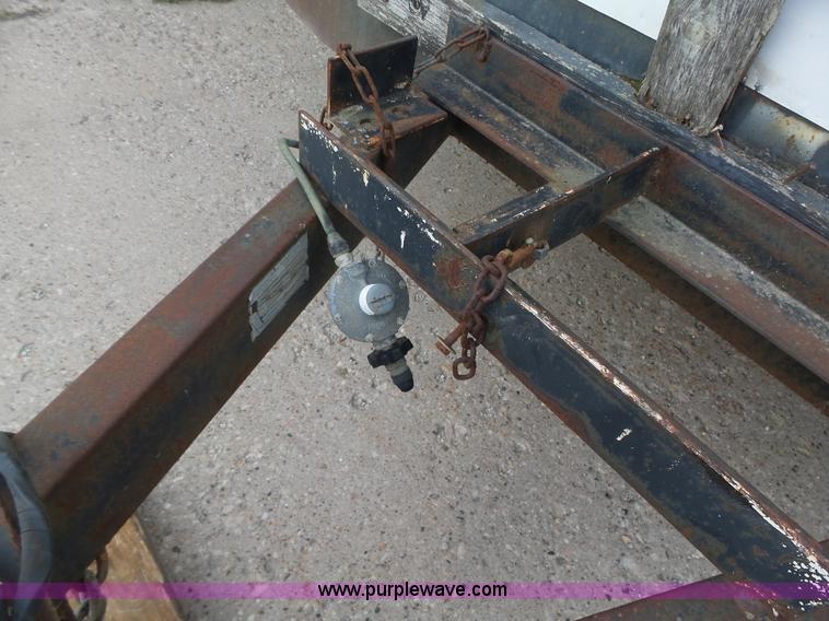 image for item K2211 1986 Wells Cargo office trailer